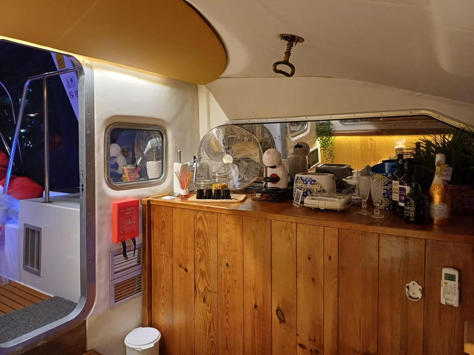 Botel Sleepboat Luxlife Yatch Oporto